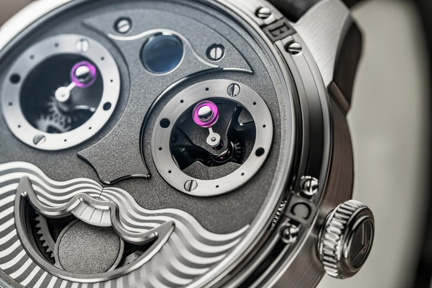 Seneca II hour and minute indicators