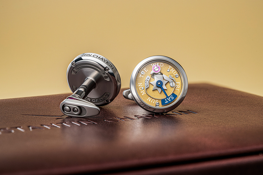 Master of Days: A Calendar on the Cuff